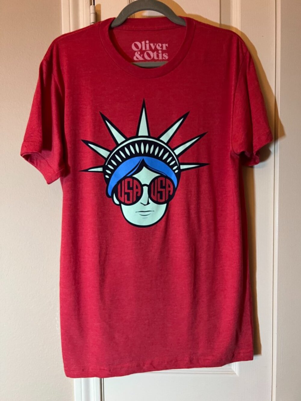 NEW Oliver & Otis USA Statue of Liberty Graphic T-Shirt Red Patriotic Tee Medium